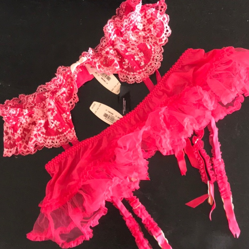 NWT BUNDLE Victoria’s Secret Garter Belts Lace Ruffle Rhinestones Pink XS Small